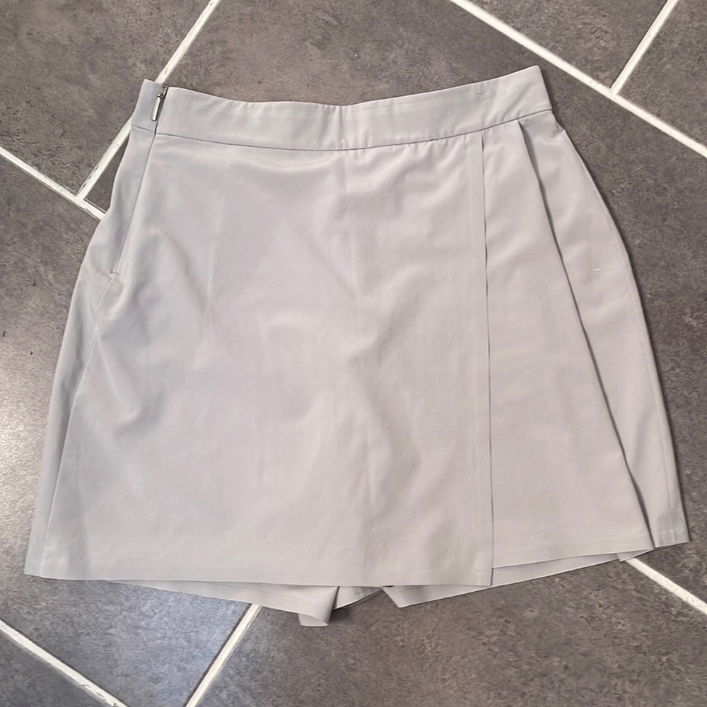 Athleta Light Grey Planner Skort | Woman’s size 0